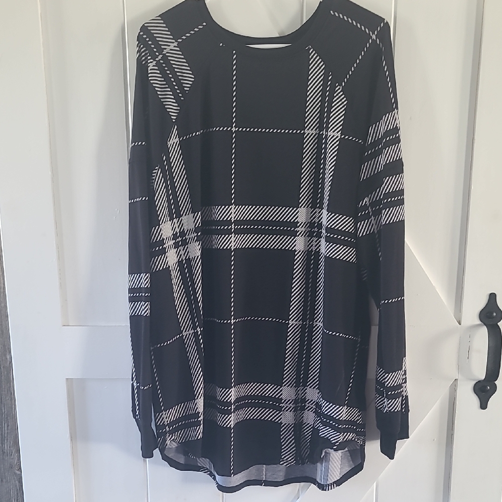 Lularoe Black and White Plaid Long Sleeve Hudson